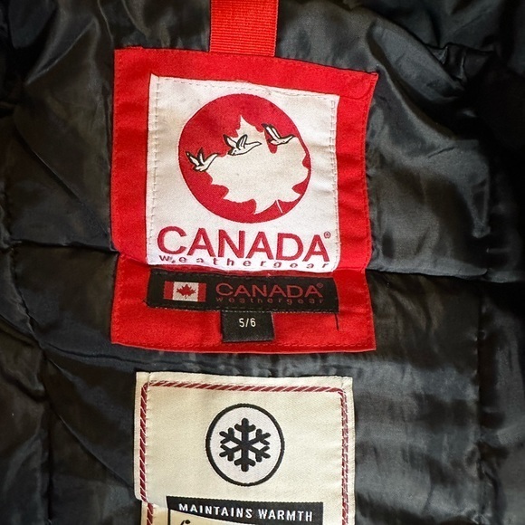 Canada girl’s black coat with hood size 5/6 - Picture 4 of 4